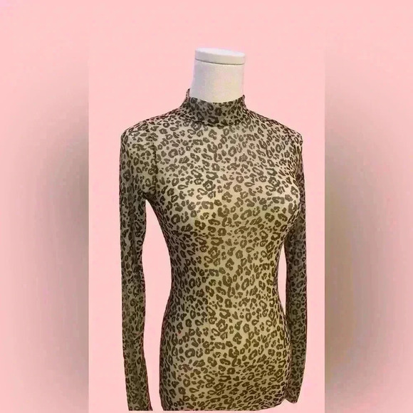 Leopard Print Mesh turtleneck top - Picture 2 of 3